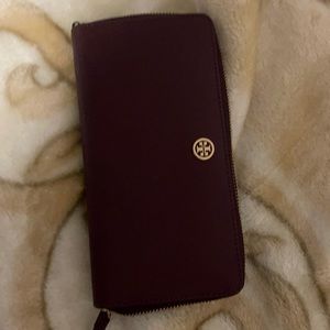 Perfect condition Tory Burch wallet!